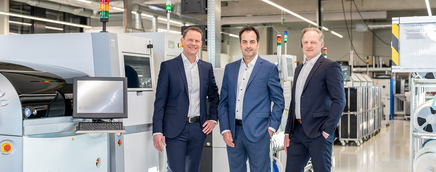 Joint photo of the Horstmann management, left Olaf Zugehoehr, center Dirk Horstmann, right Michael Mandel