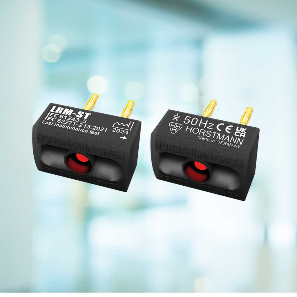 Steckbares System LRM-ST in der Front- und Rückansicht und roter Lampe